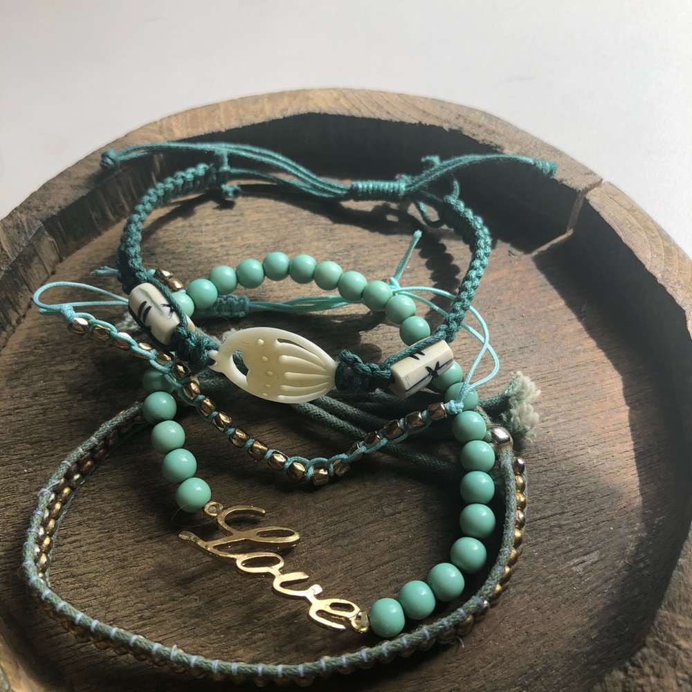 Set of 4 bracelets - Picture 2 of 2